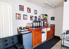 Rose City Inn and Suites 5