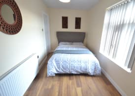 Premier Lodge Central 4