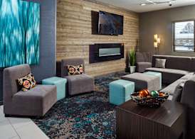 DoubleTree by Hilton Neenah 4