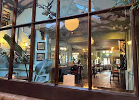 The Royal Oak Hotel and Restaurant 4