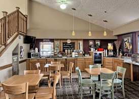 Blossom Hotel & Suites Traverse City 4
