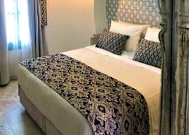 DECAN Concept Boutique Estate 4