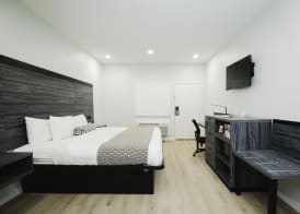Sapphire Inn & Suites 5
