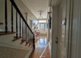 Cromwell Manor Inn 4