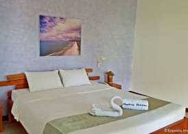 Munting Paraiso 4