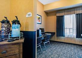 Comfort Inn & Suites 5