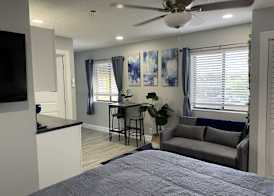 Sunny Palms Inn 4