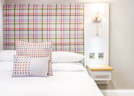 White Hart Hotel & Apartments 3