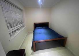 Charming House with Garden - Sleeps 6 & Parking 5