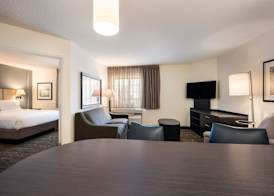 Sonesta Simply Suites Detroit Troy 4