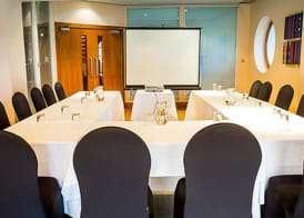 Crowwood Hotel and Alba Restaurant 2