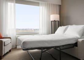 Delta Hotels by Marriott Indianapolis Airport 5
