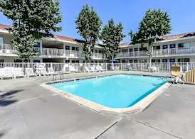 Super 8 By Wyndham San Jose 5