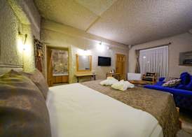 Cave Hotel Saksagan 4