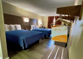 Econo Lodge Willowbrook 3
