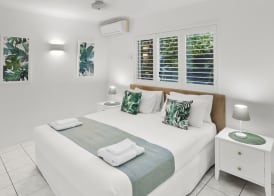 Agincourt Beachfront Apartments 4
