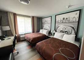 Super 8 by Wyndham Brooklyn Williamsburg 5
