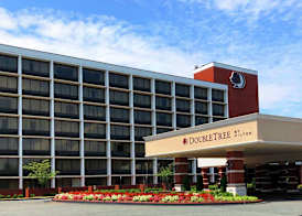 DoubleTree by Hilton Charlottesville 3