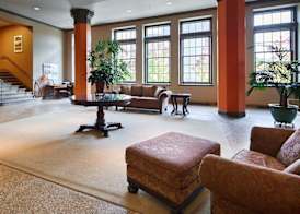 Grand Eastonian Hotel & Suites 2