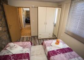 Apartment Any 3