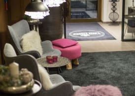 TWO TIMEZ - Boutique Hotel - with AC 3
