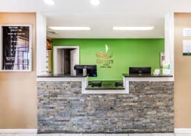 Quality Inn Bessemer I-20 exit 108 4