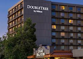 DoubleTree by Hilton Denver 3