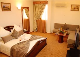 Oscar Hotel 5