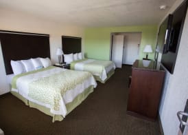 Days Inn by Wyndham Oceanside 5