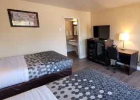 Econo Lodge Sacramento Convention Center 5