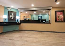 MainStay Suites Chicago Hillside 2