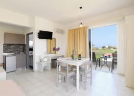 Eugenia Studios & Apartments 3