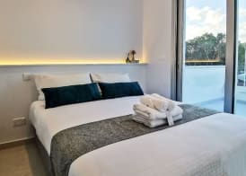 Phaedrus Living - Seaside Deluxe Flat Harbour 107 3