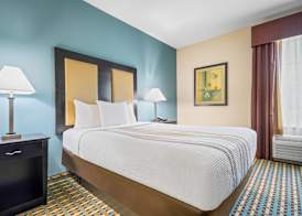 La Quinta Inn & Suites by Wyndham Stonington-Mystic Area 4
