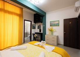 PalerMonAmour Art Gallery Suite 2