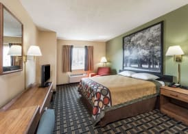Super 8 by Wyndham Greenville 3