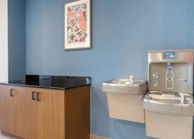 HomeTowne Studios by Red Roof Tampa - Airport 5