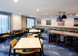 Fairfield Inn Greensboro Airport 4