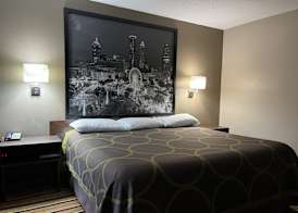 Super 8 by Wyndham Norcross/I-85 Atlanta 5