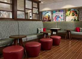 Hampton Inn Massillon 5