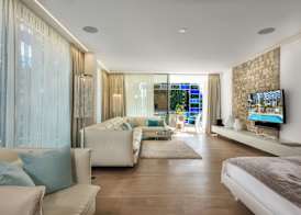 Eden Reserve Hotel 5