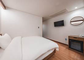 Gyeongju Hotel Gonggan 5