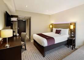 Premier Inn Woking West - A324 2