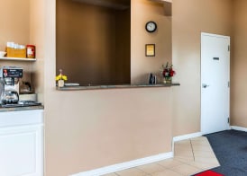 Econo Lodge Vincennes 2