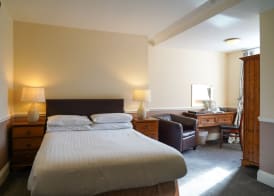 The Royal Hotel 5