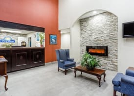 Days Inn by Wyndham Hendersonville 2