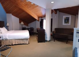 Baymont by Wyndham Freeport 4