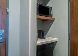 La Quinta Inn & Suites by Wyndham Oxford 5
