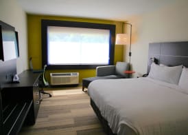 Holiday Inn Express & Suites OSWEGO by IHG 2