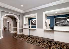 Hampton Inn & Suites Stamford 5